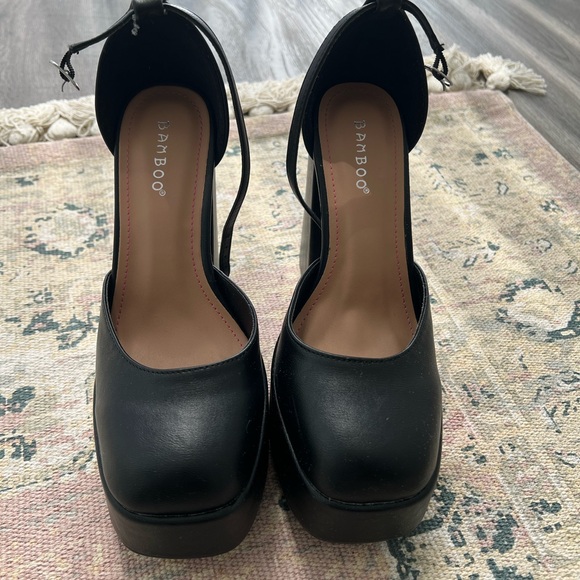 Fashion Nova Platform Heels - Picture 4 of 6